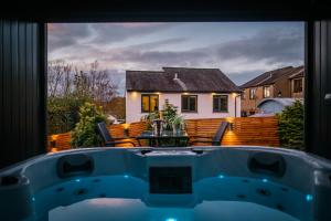 温德米尔Rockside - Luxury 1 bedroom home with hot tub central, parking pet friendly hot tub turns off 930pm的相册照片