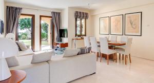库克里亚Ground floor apartment with golf and sea views - Roudias, Aphrodite Hills Resort的相册照片