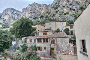 穆斯捷-圣玛丽Studio vue sur la roche, au calme Moustiers #1的相册照片