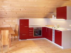 Holiday Home Lehner im Wald - RZM100 by Interhome的厨房或小厨房