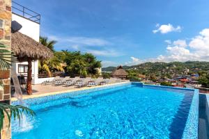 萨尤利塔Casa Makawe ONLY ADULTS的美景度假酒店的游泳池