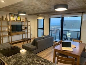 Moderno departamento nuevo con vista al mar.的休息区