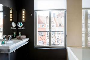 Boa Hotel - BW Signature Collection - Lille Centre Gares的一间浴室