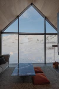 Iceland Lakeview Retreat的休息区