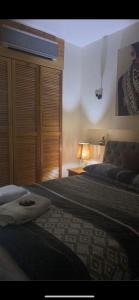 Gueliz YSL客房内的一张或多张床位