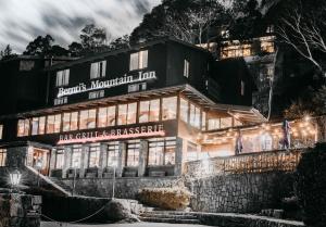 伯尔尼山峰山林小屋