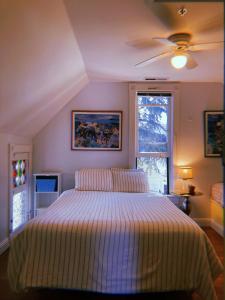 Santa Cruz Hostel客房内的一张或多张床位