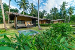 恰洛克拉姆Suan Residence - Exotic and Contemporary Bungalows with Private Pool的相册照片
