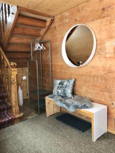 Chalet Pironnet with BEST Views, Charm and Comfort!的休息区