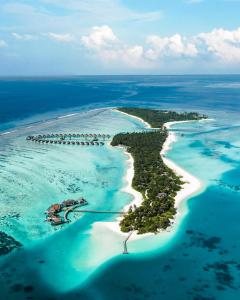 妮兰朵南环礁马尔代夫尼亚玛岛私享度假岛的海洋岛屿的空中景观