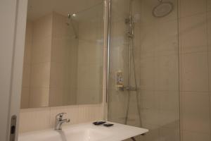 Hotel Porto Interface Trindade By Kavia的一间浴室