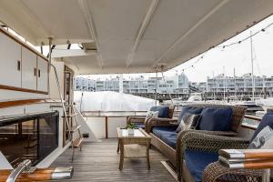 波士顿2BR Spacious & Comfy 43' Yacht - Heat & AC - On the Freedom Trail - Best Nights Sleep的相册照片