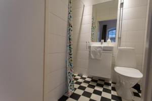 Continental Apartment Hotel Sundsvall的一间浴室