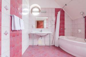 Hotel Restauracja Browar Lwów w Lublinie的一间浴室