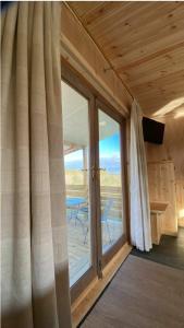 TuxfordBeautiful Wooden tiny house, Glamping cabin with hot tub 3的相册照片