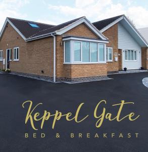 OversealKeppel Gate B&B - Silver Birch Ensuite Room的一间有标题的住宿加早餐旅馆