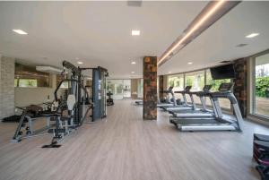 Golden Gramado Resort Laghetto的健身中心和/或健身设施