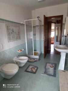 Appartamento in villa stile rustico的一间浴室