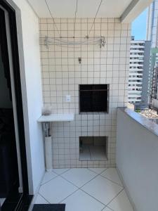 Apartamento Praia Central的一间浴室