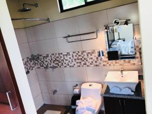 Arenal Roca Suites的一间浴室