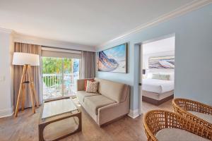 Margaritaville Beach House Key West的休息区