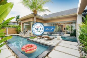 卡马拉海滩Himmapana Villas - SHA Extra Plus的别墅 - 带游泳池及池畔酒吧