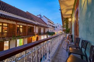 San Pedro Claver Luxury in the walled city的阳台或露台