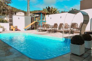 Hotel Estrela do Mar内部或周边的泳池