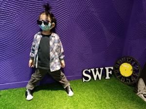 入住SWF淡水新五福旅館 Sinwufu Hotel的儿童