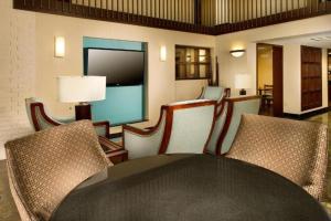 Hotel Lotus Kansas City Stadium的休息区