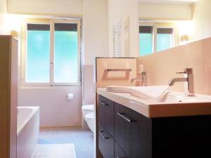 科萨索娜尔皮尼酒店的一间浴室