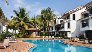 Casa Legend Villa & Apartments Arpora - Baga - Goa内部或周边的泳池