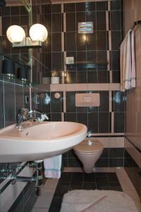豪斯拉登博客酒店的一间浴室