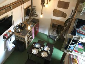 Matlock Glamping Rooms的休息区