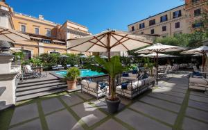 Palazzo Dama - Preferred Hotels & Resorts内部或周边的泳池