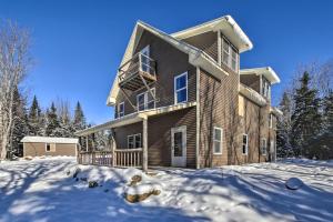 兰奇利Rangeley Retreat Cabin-Style Home Lake Access的相册照片