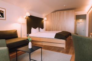 Naturhotel Chesa Valisa客房内的一张或多张床位