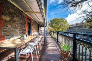 阿德莱德Archer St Heart of North Adelaide Balcony 65TV的相册照片