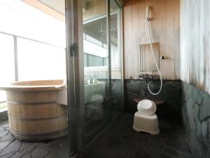 长滨米娜托坎绿色酒店的一间浴室