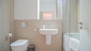 HVA Premium Apartments的一间浴室