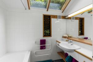 Brunswick Lodge - Luxury - Central Queenstown的一间浴室