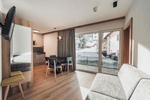 Alpenheim Apartment Ischgl的休息区