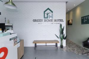 雪邦OYO 90399 Green Home Hotel syariah的相册照片