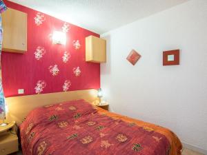 Apartment Le Florid-5 by Interhome客房内的一张或多张床位