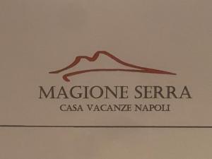 那不勒斯Magione Serra的山地标志