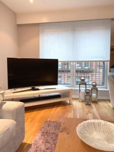 Merchant City Luxury 2 Bedroom Apartment with Secure Parking Available on Request平面图