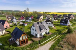 维埃雷格Ferienhaus Lotsenhaus am Breetzer Bodden in Vieregge的相册照片