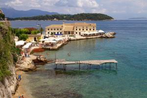 MantoúkionSpacious Maisonette - Roof Top View of Corfu Port的相册照片