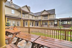 凯马Apt with Balconies - Steps to Kemah Boardwalk!的相册照片