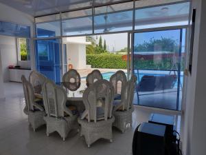 Casa Condominio Santa Ana Girardot Flandes Espinal的休息区